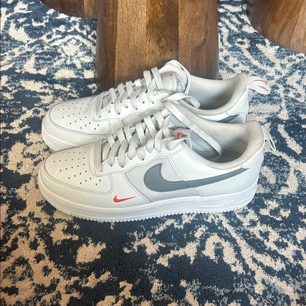 Nike White and Gray Athletic Shoes - Picture 4 of 5